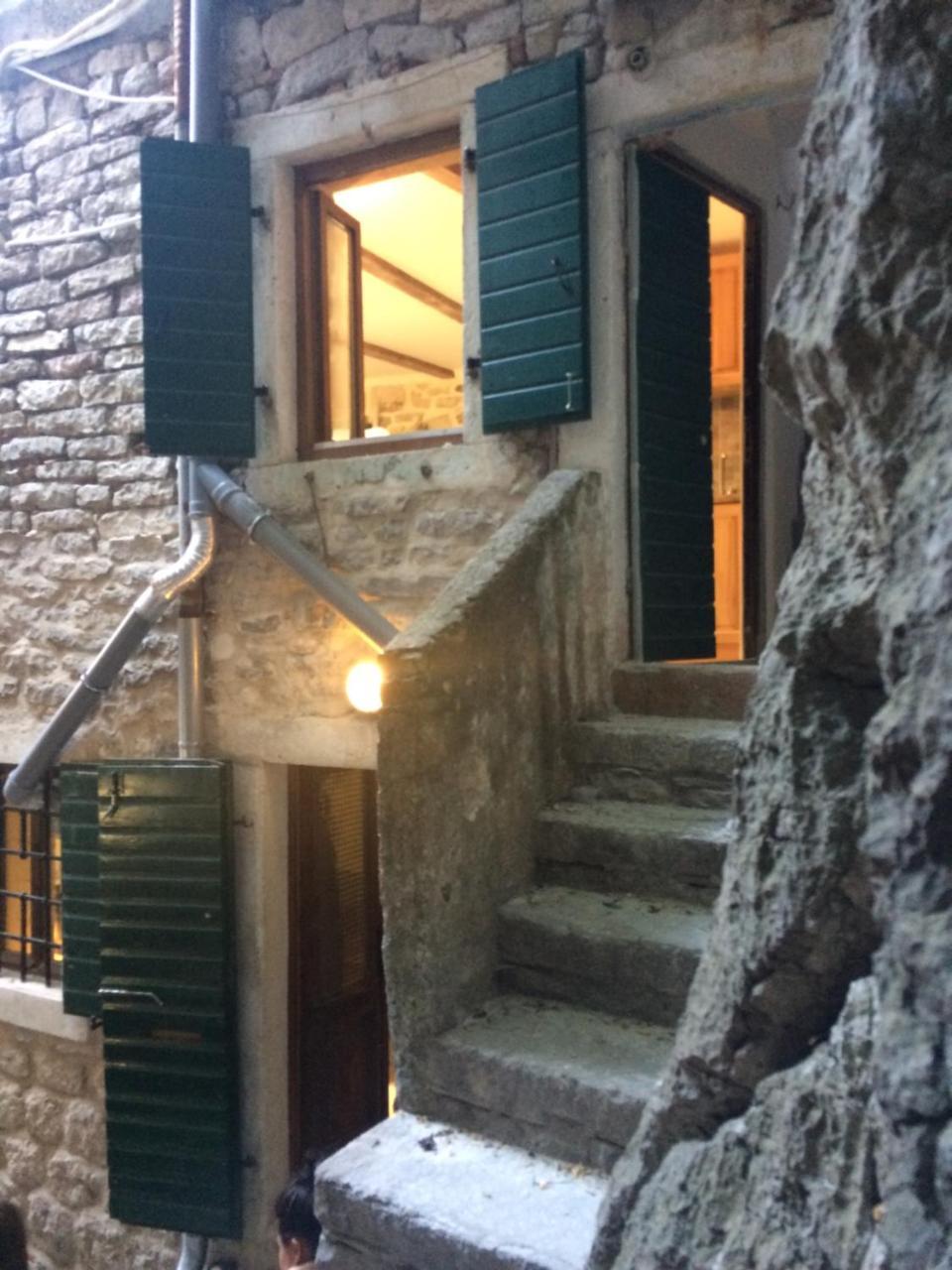 Apartamento Chic & Stylish With Seaview-Terrace - Kotor Indah Exterior foto